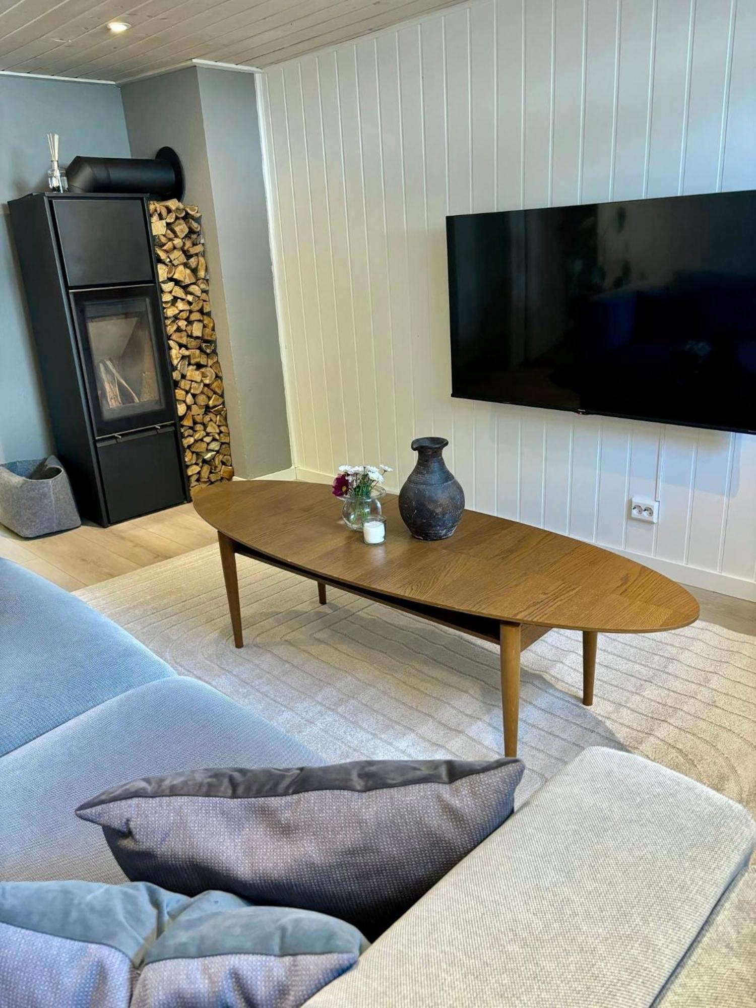 Down Town Apartment With Outside Area In Villa Kristiansand Exteriör bild
